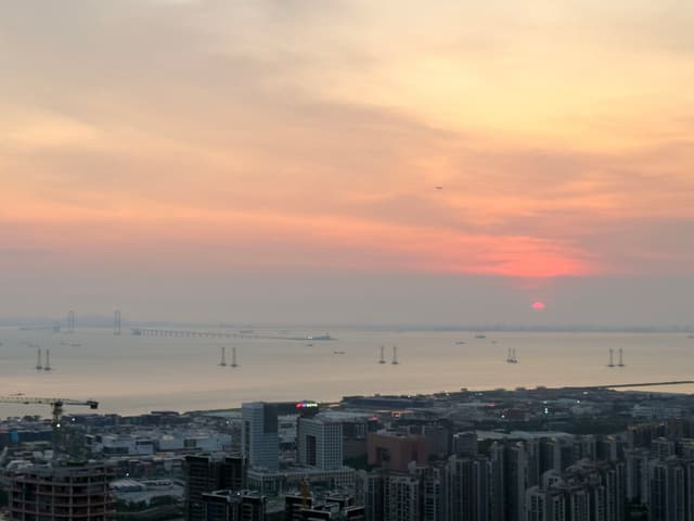 前海落日